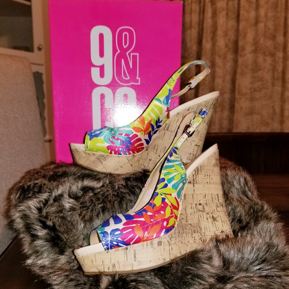 Fun Tropical Floral Print Wedge